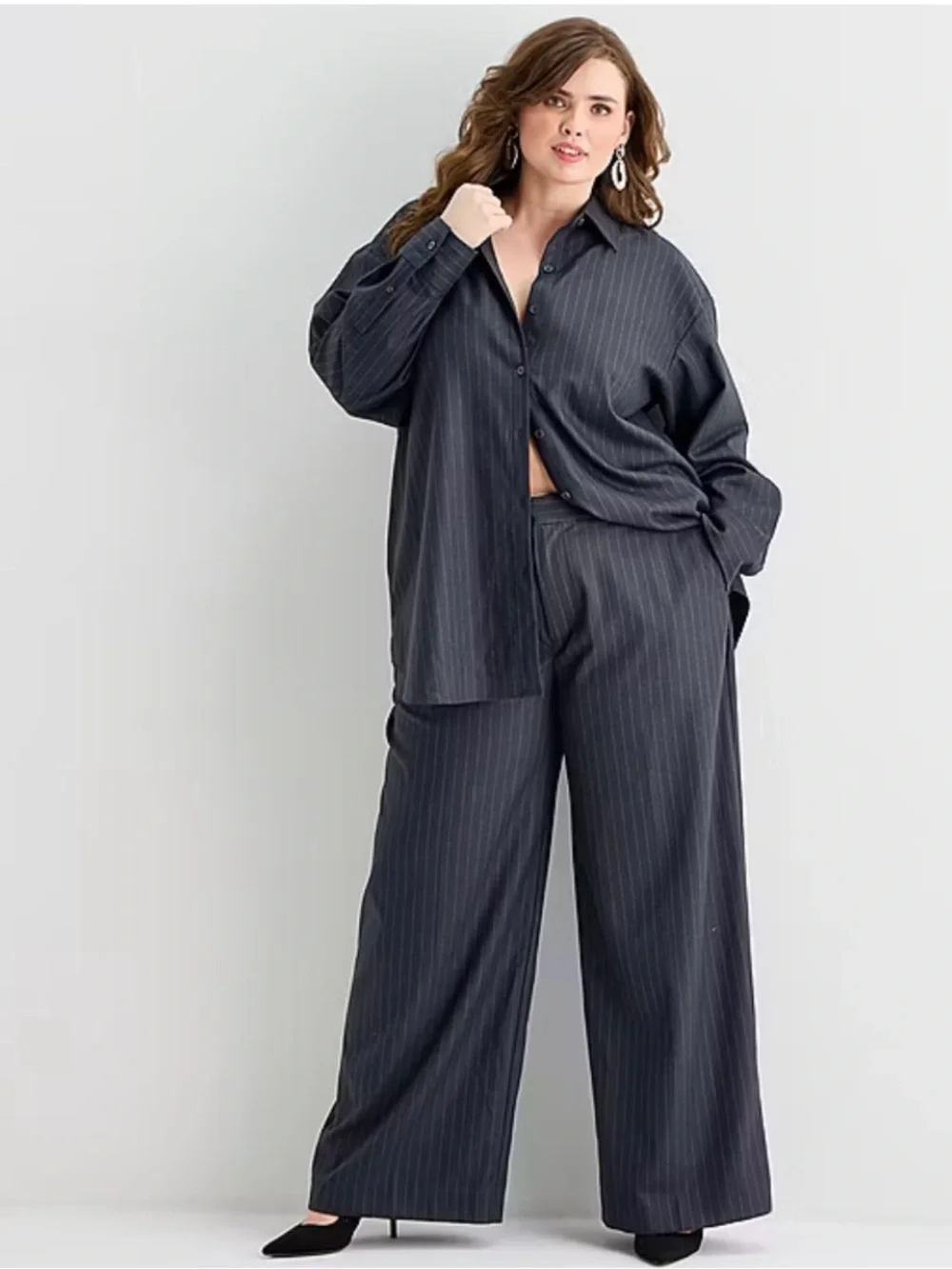 NWT Ashley Graham Navy Pinstripe Oversized Button Down Shirt - Picture 4 of 16